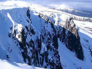 The N face crags of Cairn Lochan with Sron na Lairige behind.