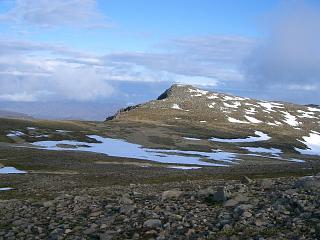 The top of Lurcher's Crag from the bealach to its south.