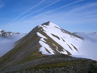 The ridge over to the summit of Binnein Mor from its S top.